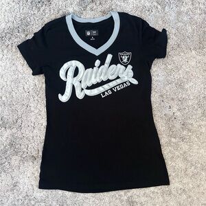 NFL Raiders Women Black and Gray V-Neck T-Shirt Size Small